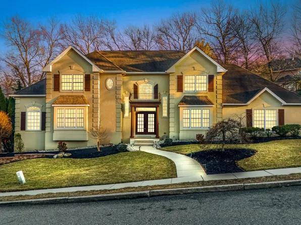 207 Summit Rd, Mount Laurel, NJ 08054