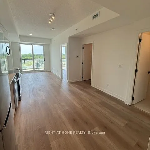 33 Erie Ave #811 — Photo 5