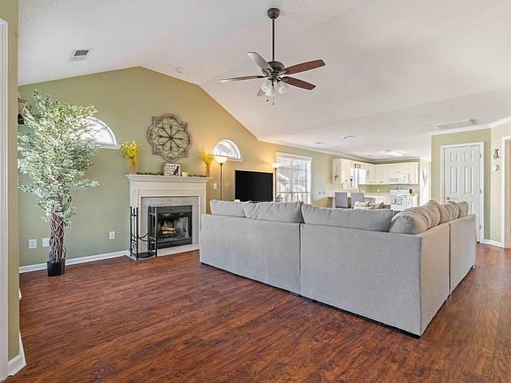 4th image of 122 Coales Branch Dr