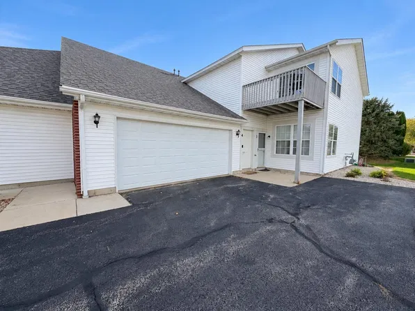 10164 Monarch Rd, Roscoe, IL 61073