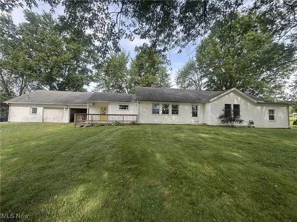 2878 Fairfield School Rd, Columbiana, OH 44408