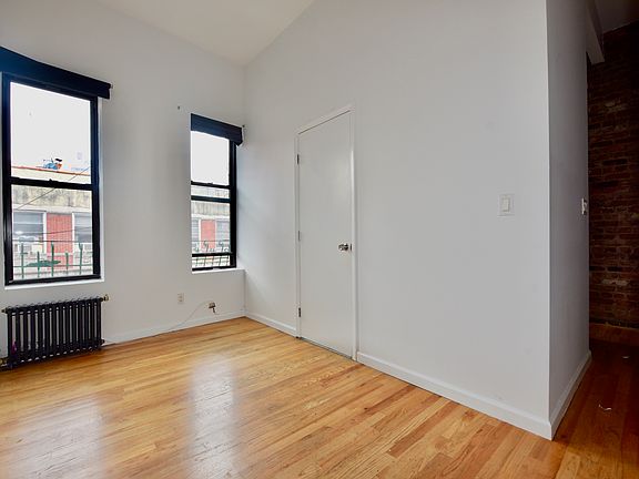 2nd image of 90 Elizabeth St #21A