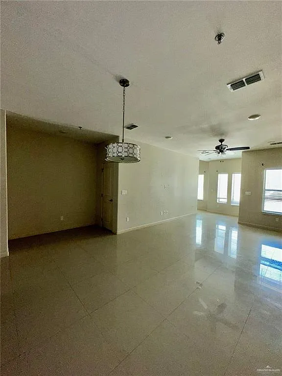 3 bed, 2.5 bath, 1469 sqft, $1,450 — Photo 4