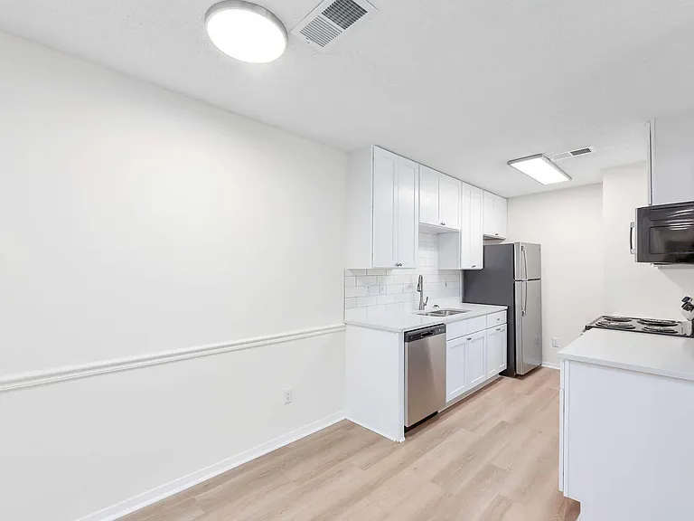 Northridge Apartments — Photo 23