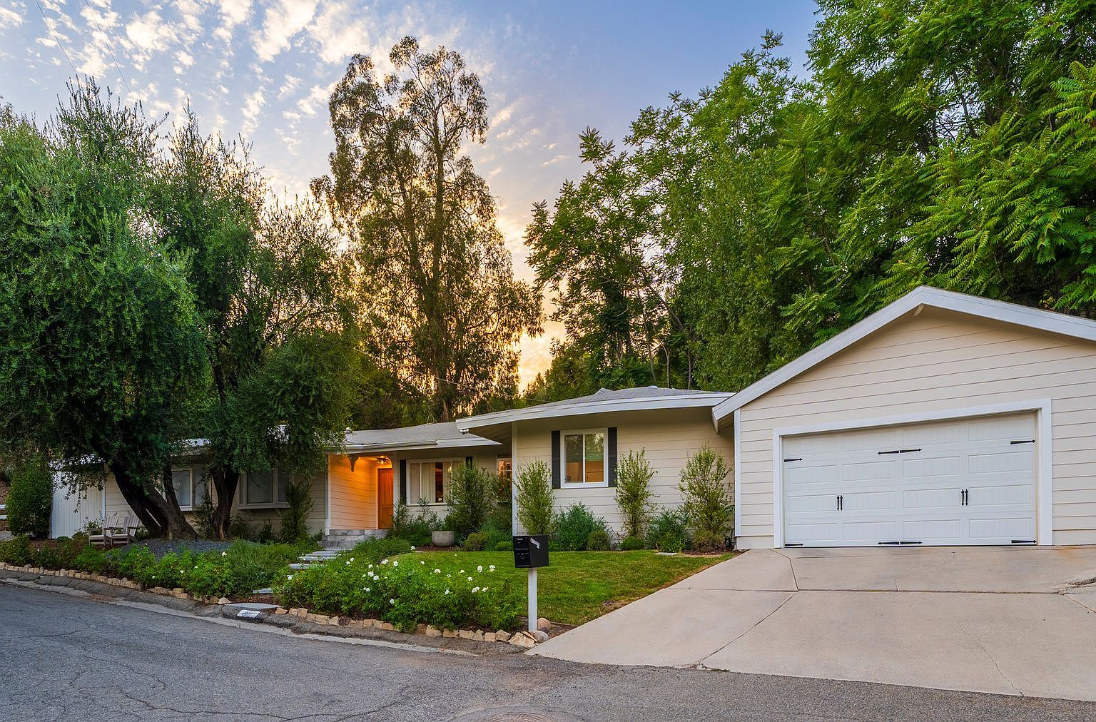 4901 Palo Dr, Tarzana, CA 91356 | Zillow