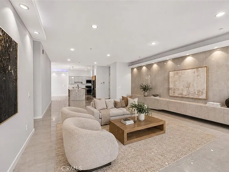 401 N Serrano #Penthouse 3 — Photo 7