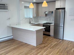 33-22 28th St #3, Astoria, NY 11106