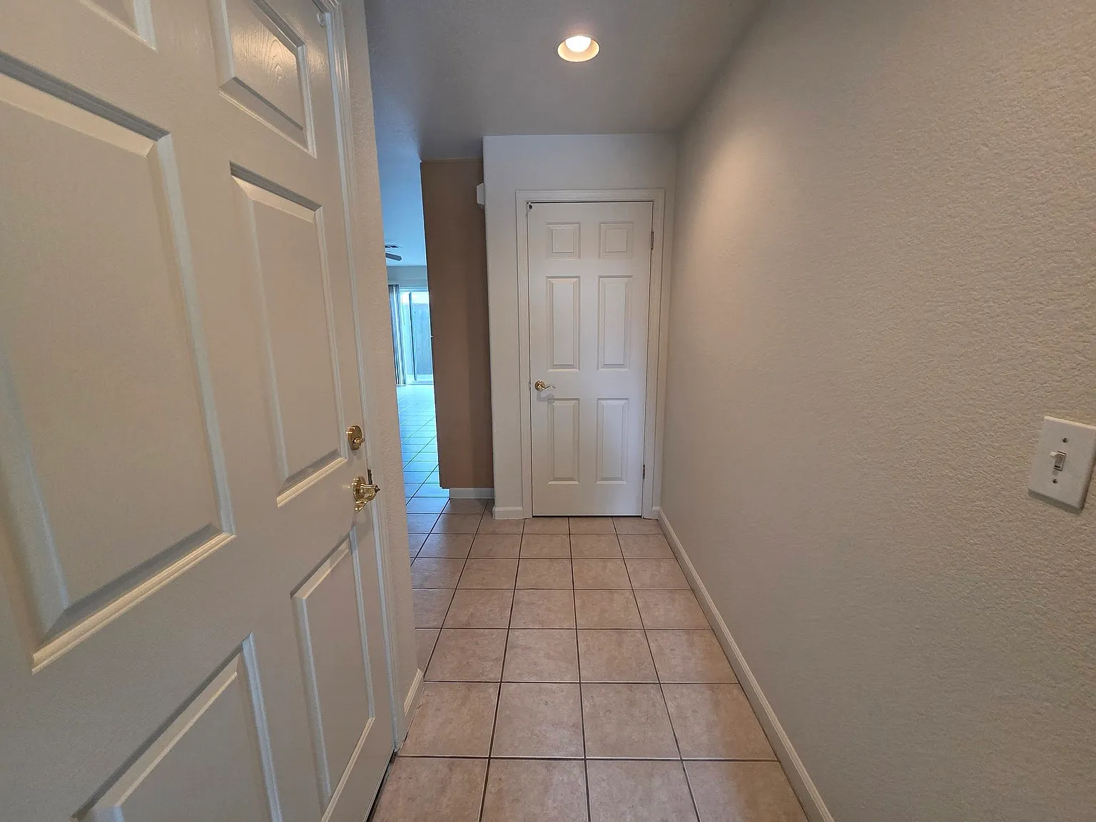 2 bed, 2.5 bath, 1221 sqft, $3,200 — Photo 2