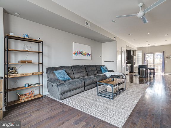 2nd image of 2039 E Lehigh Ave #B61