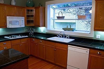 Updated kitchen, granite counters