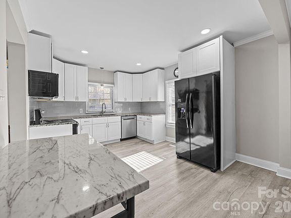 2nd image of 211 Franklin Ave