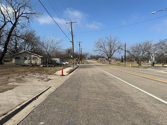 4th image of 201 W Main St