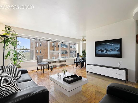 3rd image of 105 Ashland Pl APT 12C