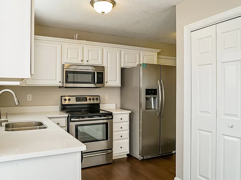 102 Westwood Pl — Photo 9