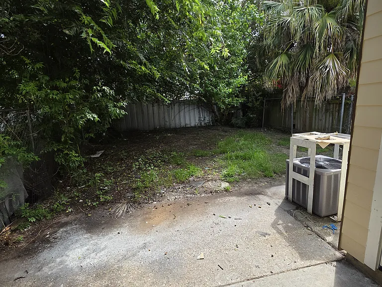 7831 Sail St — Photo 23
