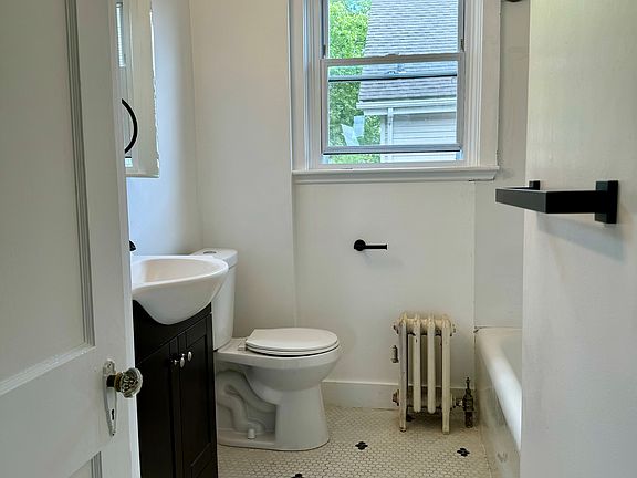 3rd image of 178-180 Warren Ave #1