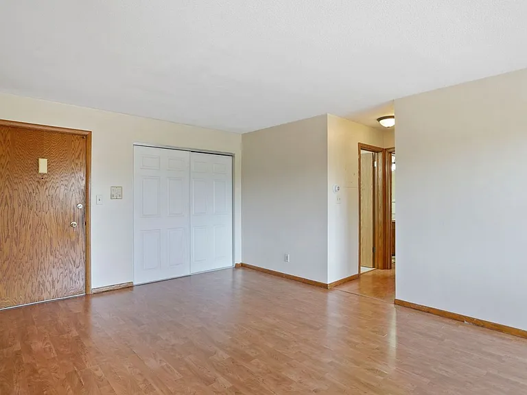 Imperial Heights Apartments — Photo 62