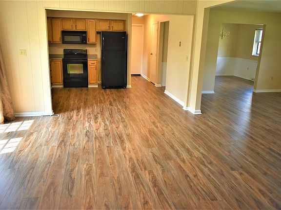 5th image of 7561 Lake Meadow Ct
