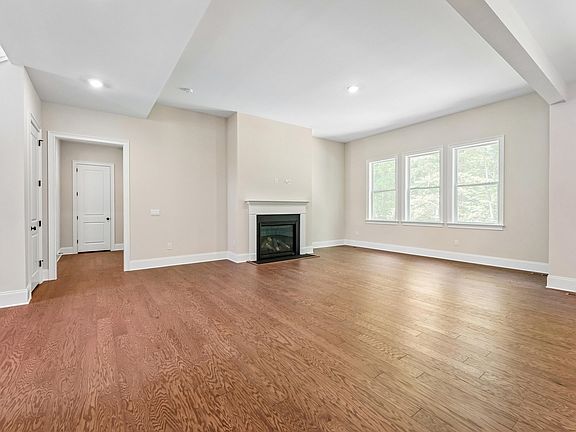 5th image of 290 Twisted Oak Way