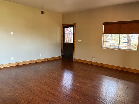 3rd image of 2467 Hidden Acres Dr