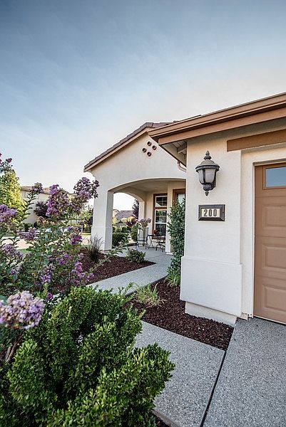 1st image of 200 Kirkland Ct