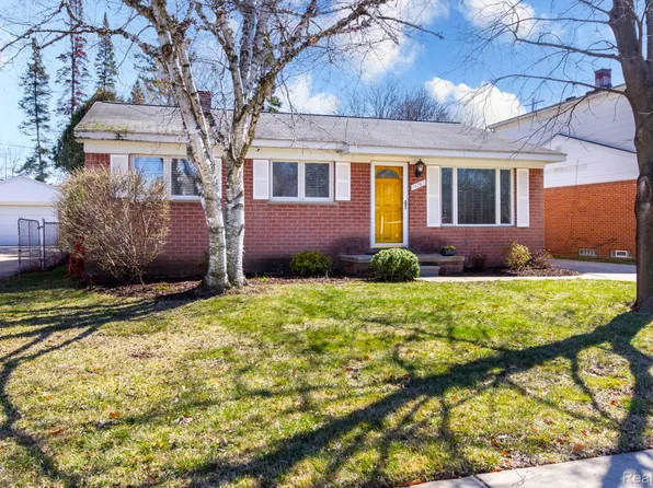 14760 Arcola St, Livonia, MI 48154