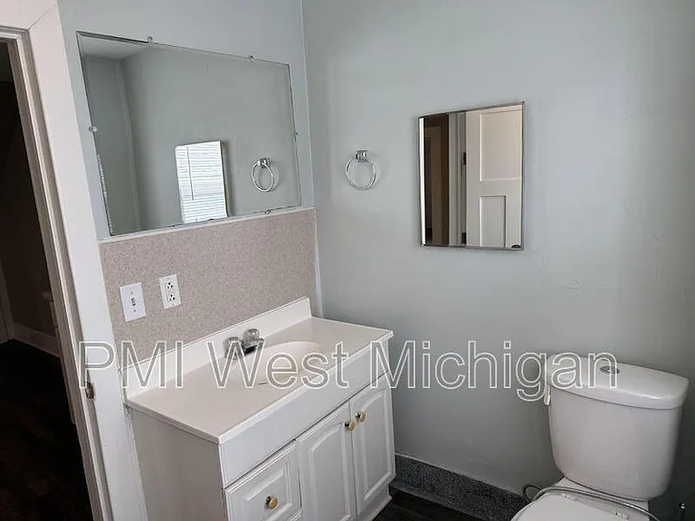 927 10th St NW #2 — Photo 12