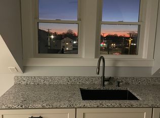 675 Cottage St FLOOR 3, Pawtucket, RI 02861