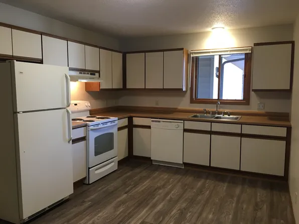 1229 Glades Dr S, Altoona, WI 54720