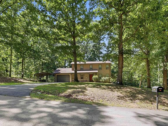 3rd image of 127 Robinwood Ln