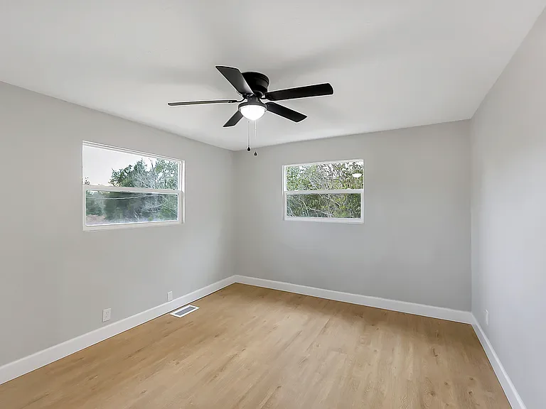 5321 NW 9th Pl — Photo 9