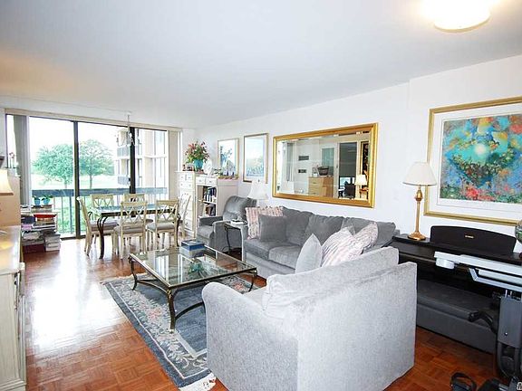 2nd image of 270-10-5B Queens Ave