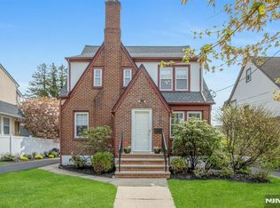 425 Mountain View Rd, Englewood, NJ 07631