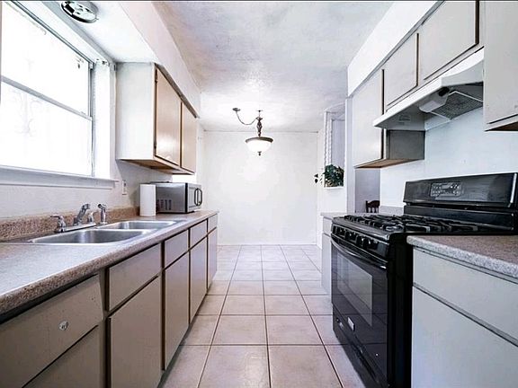5th image of 3451 Pacesetter Dr