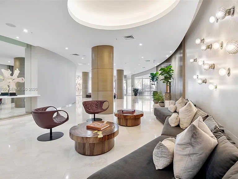 10275 Collins Ave #1530 — Photo 37