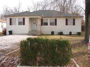 864 S Homewood Ave, Springfield, MO 65802