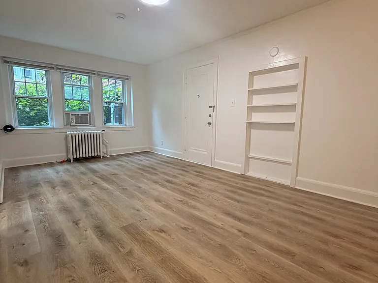 195 Thomas Burgin Pkwy #212 — Photo 6