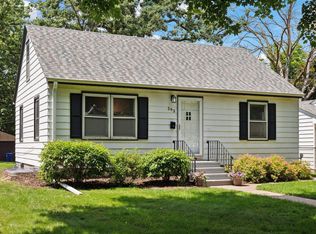 593 Eustis St, Saint Paul, MN 55104