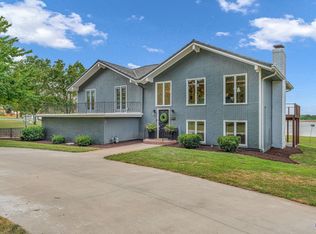 6466 SW Suffolk Rd, Topeka, KS 66610