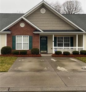 1271 Quaker Way Ave, Kernersville, NC, 27284