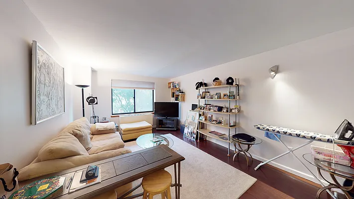 Rented by Chase Global Realty Corp | media 1