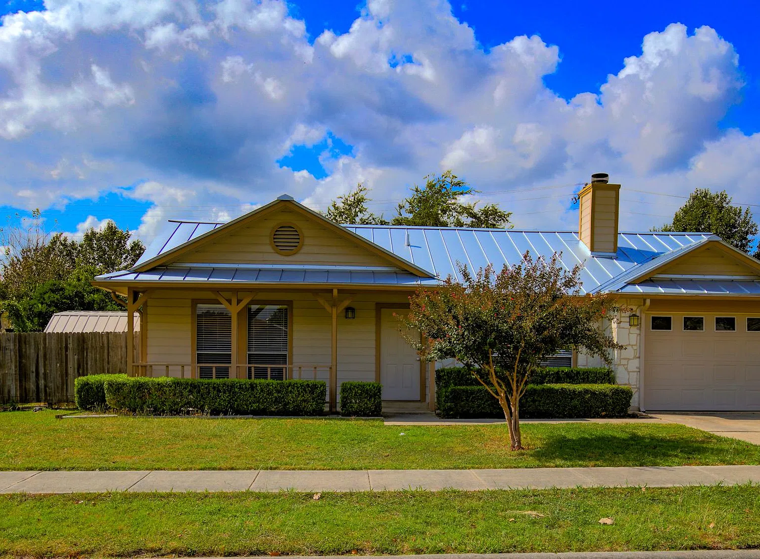 3 bed, 958 sqft, $1,795 — Photo 2