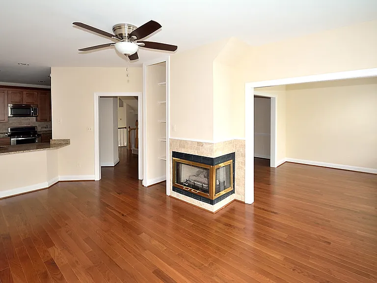 9425 Van Arsdale Dr — Photo 6