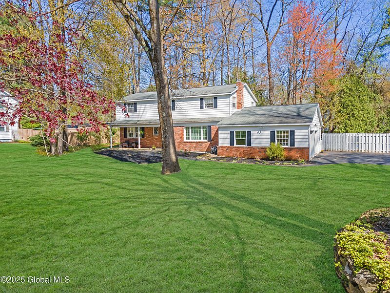 2nd image of 14 Tanglewood Drive