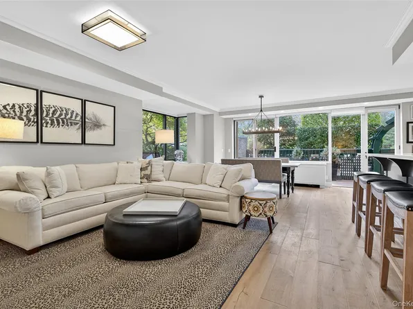 100 Hilton Avenue #M32, Garden City, NY 11530