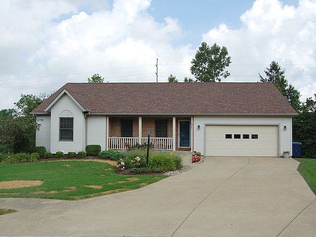 1st image of 901 Linden Cir E