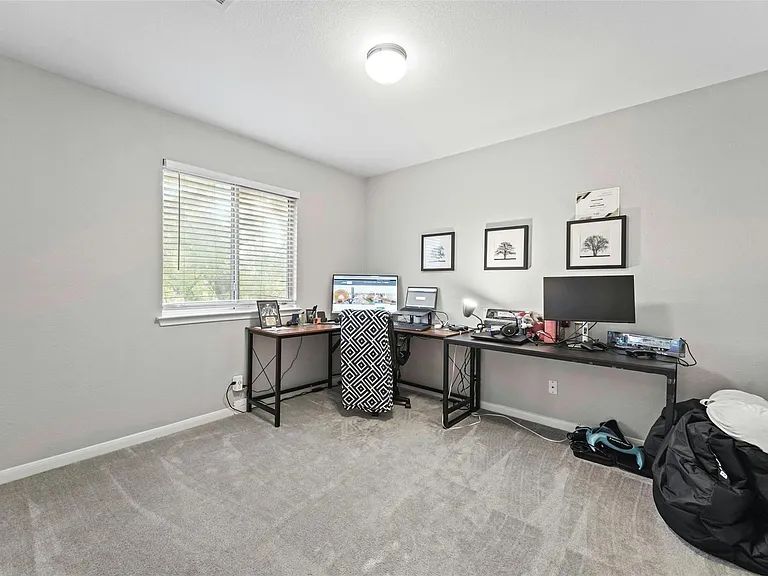 9000 Wellesley Dr — Photo 11