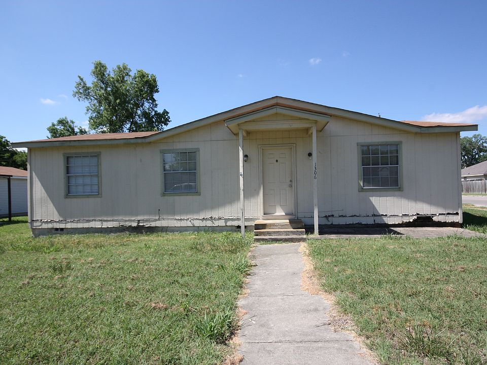 1st image of 1306 Karen Dr