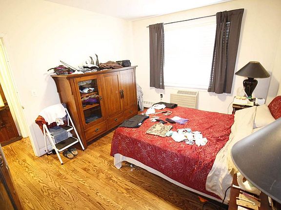 4th image of 598 President St APT 1A