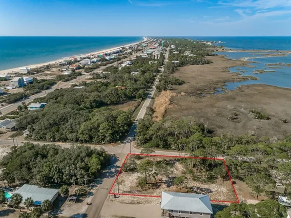 501 E Pine Ave, Eastpoint, FL 32328